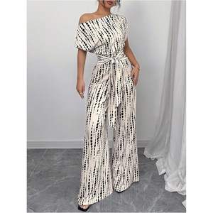 Mono de mujer personalizado con estampado, cuello asimétrico, pierna ancha y lazo frontal, elegante para fiestas - Product Image 3