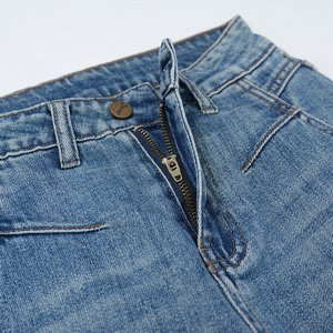 Jeans rétro <span class=keywords><strong>pour</strong></span> femmes avec détails de coutures |   Pantalon en <span class=keywords><strong>jean</strong></span> court taille haute avec détails de coutures rétro et jambes larges - Product Image 4