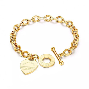 Bracciale con ciondolo a cuore inciso in 3 colori, bracciale a catena in acciaio inossidabile con chiusura a T per donna - Product Image 3