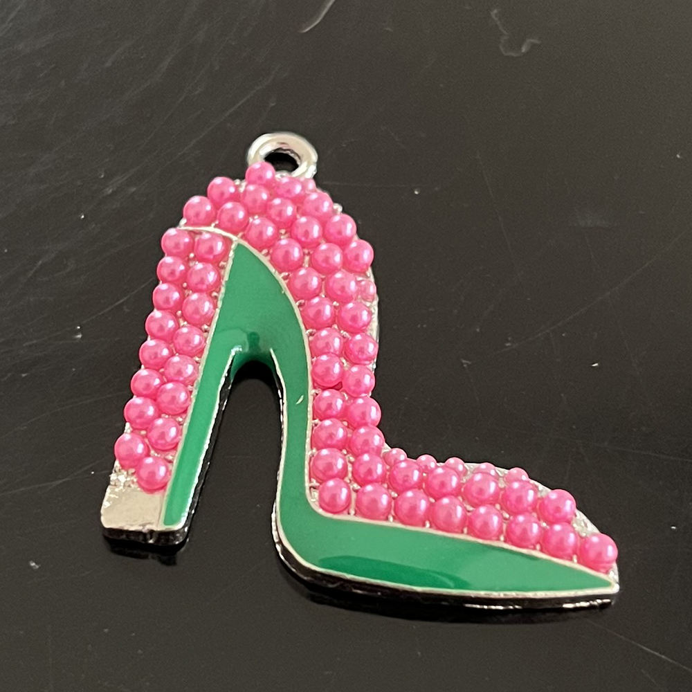 Perla rosa con verde