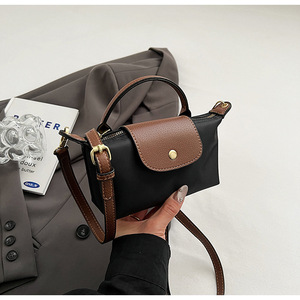 Sac en tissu de nylon pour dames 2025 Tas Wanita nouvelle tendance Saccoche Femme mode bandoulière fermeture à glissière épaule sac à main - Product Image 4