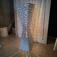 Stands Bunga Kerucut Logam untuk Pernikahan dengan Lampu LED, Vas Bunga Berongga Bercahaya untuk Dekorasi Lorong Pernikahan dan Centerpiece Meja