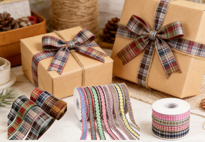 Assortiment de rubans à carreaux en polyester pour emballage de boîtes cadeaux, vente en gros d'usine, 100 yards par rouleau - Product Image 5