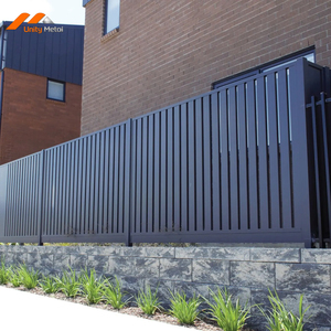 Système de panneaux de clôture modulaires en aluminium 6ft 8ft à lattes verticales et horizontales, couleur personnalisée, OEM pour projets de construction - Product Image 1