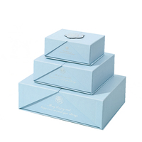 Boîte de papier en carton magnétique bleu personnalisé pour poupée et vêtement Doublure éponge Type de dossier Emballage cadeau avec logo personnalisé