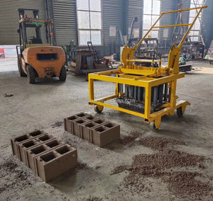 Prezzo della Macchina per Mattoni, Macchina per Blocchi di Cemento con Motore Diesel, Macchina Mobile per Blocchi di Calcestruzzo Cavi e Solidi - Product Image 6