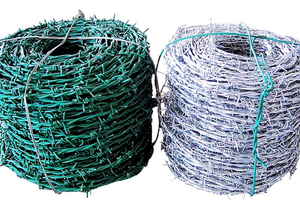 Alambre de púas de hierro galvanizado en caliente con revestimiento de PVC metálico de 2.5 mm, económico, con protección antiescalada para granja - Product Image 6