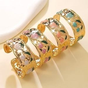 Bracelet manchette fleuri en émail <span class=keywords><strong>color</strong></span>é pour femme, en acier inoxydable, ajustable, style bohème, bijoux floraux, accessoires étanches - Product Image 2