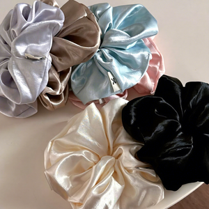 Élastique à cheveux volumineux en satin style décontracté crème pour femme, haut de gamme, style japonais et coréen, accessoires élégants toutes saisons - Product Image 2