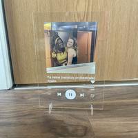 Plaque photo en acrylique de style anime de dessin animé en gros, album personnalisé avec logo, cadeau promotionnel imperméable pour les amateurs de plaques