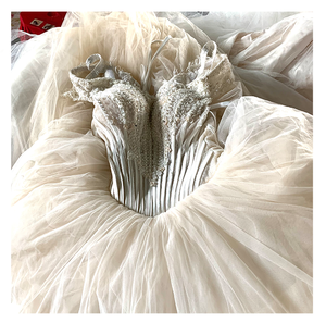 <span class=keywords><strong>Vestidos</strong></span> <span class=keywords><strong>de</strong></span> <span class=keywords><strong>novia</strong></span> usados <span class=keywords><strong>de</strong></span> alta calidad <span class=keywords><strong>Vestidos</strong></span> <span class=keywords><strong>de</strong></span> <span class=keywords><strong>novia</strong></span> <span class=keywords><strong>de</strong></span> <span class=keywords><strong>segunda</strong></span> <span class=keywords><strong>mano</strong></span> Estilos populares Materiales <span class=keywords><strong>de</strong></span> gasa <span class=keywords><strong>de</strong></span> seda Adultos limpios Venta al por mayor MoQ 45kg - Product Image 4