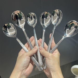 <span class=keywords><strong>Cuillère</strong></span> à soupe martelée <span class=keywords><strong>en</strong></span> acier inoxydable <span class=keywords><strong>en</strong></span> <span class=keywords><strong>métal</strong></span> brillant argent à long manche louche domestique cuillères à dîner bon marché - Product Image 3