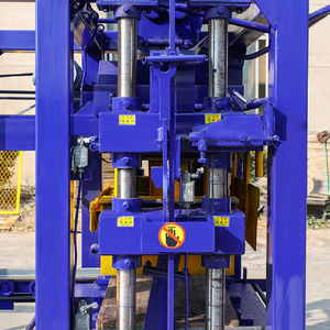 Máquina de Fazer Blocos de Tijolo QT4-26 com Motor PLC, Fácil de Operar - Product Image 3