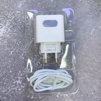 Chargeur mural multi-ports 3-USB QC3.0 à charge rapide pour ordinateur portable et téléphone portable avec design pliable et câble rétractable