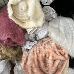 Rouleau KG de rideaux en <span class=keywords><strong>fausse</strong></span> <span class=keywords><strong>fourrure</strong></span> à poils longs artificiels mélangés à prix réduit - Product Image 5