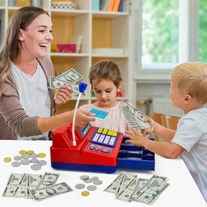 Caisse enregistreuse jouet EPT Supermarket avec microphone à son réel, calculatrice et cartes de crédit pour enfants - Product Image 2