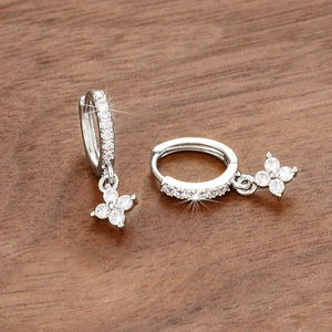 Pendientes de tuerca de moissanita VVS GRA de corte redondo con diseño de cola de pez de líneas simples, rellenos de oro de 14K, joyería de uso diario para mujer - Product Image 6