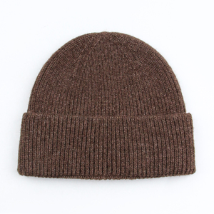 Bonnet d'hiver gris pour femmes Bonnet tricoté en acrylique avec logo de broderie personnalisé Bonnets unis en tricot doux et chauds Vente en gros - Product Image 3