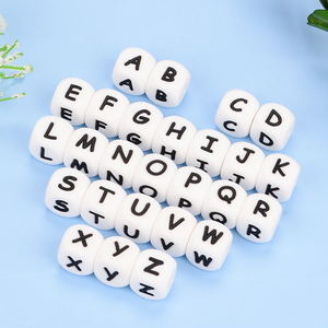 Perles à mâcher en silicone personnalisables pour bébé, perles en silicone sans BPA, perles en vrac avec lettres de l'alphabet - Product Image 1