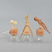 Diffuseur de parfum pour voiture en verre vide, forme carrée, 8 ml, pour désodorisant et parfum d'ambiance, avec clip de fixation pour grille d'aération