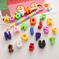Perles Alphabet en Plastique Acrylique Gros Trou, Lettres Bulleuses Épaisses pour la Fabrication de Porte-clés, Bijoux et Bracelets (Vente en Gros)