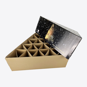 <span class=keywords><strong>Calendrier</strong></span> de l'<span class=keywords><strong>Avent</strong></span> de Noël triangulaire personnalisable 25 compartiments en carton ondulé pour canettes de <span class=keywords><strong>bière</strong></span> whisky caractéristiques gaufrage - Product Image 3