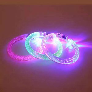 Bracelets lumineux LED pour enfants - Accessoires promotionnels multifonctionnels, jouets clignotants à bulles, personnalisables par sérigraphie - Product Image 4