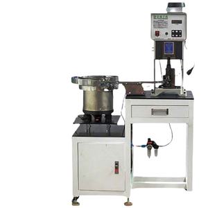 Máquina crimpadora de terminales semiautomática ultrasilenciosa con placa vibratoria de alimentación de terminales y máquina perforadora de terminales sueltos - Product Image 1