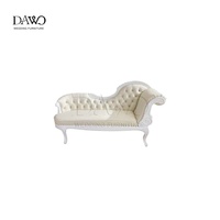 Chaise longue européenne moderne deux places blanche et or avec pieds dorés pour villa et salle à manger, idéale pour banquets de mariage et événements