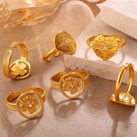 Bague ouverte pour femme en acier inoxydable plaqué or avec décoration en strass en forme de trèfle à quatre feuilles