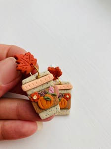 Fatto a mano <span class=keywords><strong>argilla</strong></span> <span class=keywords><strong>polimerica</strong></span> zucca spezie Latte fiore Beige con macchioline <span class=keywords><strong>orecchini</strong></span> autunno inverno - Product Image 5