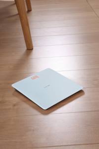 कॉम्पैक्ट 26x26 सेमी बाथरूम स्केल 150 किलोग्राम 330lb क्षमता 6 मिमी टेम्पर्ड ग्लास एलईडी रात के उपयोग के लिए दैनिक शरीर के वजन के लिए - Product Image 5