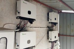 Système solaire photovoltaïque connecté au réseau de 10 kW à 100 kW avec panneaux monocristallins triphasés 380 V pour usage domestique - Product Image 4