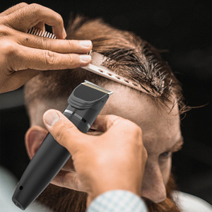 Tondeuse à cheveux électrique professionnelle sans fil, rechargeable Type-C avec écran LCD, pour hommes et usage familial, certifiée CE, pour des coiffures dégradées facilement. - Product Image 4
