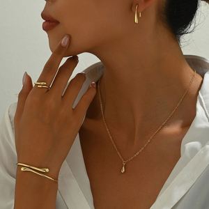 Parure de bijoux de luxe en alliage de zinc doré réglable pour femme - Collier et boucles d'oreilles goutte d'eau, cadeau élégant pour fiançailles et anniversaire - Product Image 4