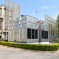 Tour de refroidissement industrielle à circuit fermé en métal, à longue durée de vie et à économie d'énergie, avec pompe à moteur et ventilateur pour une productivité élevée