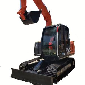 Mini-excavatrice sur chenilles Hitachi ZX70 d'occasion, modèle 2024, 7 tonnes, avec moteur, boîte de vitesses et PLC, à prix réduit - Product Image 1