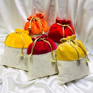 Bolsas con cordón promocionales hechas a medida Poliéster duradero con logotipo de tela de yute brocado de algodón satinado Impreso en colores brillantes - Product Image 1