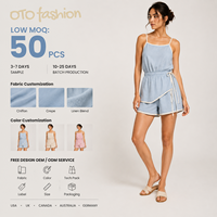 Ensemble deux pièces pour femme : Haut court à bretelles avec bordure contrastante et jupe-short cache-cœur, taille élastique avec cordon de serrage – Collection été pour femme