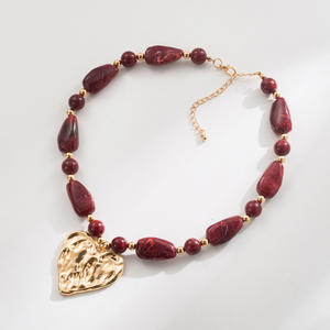 Kadınlar için Vintage alaşım kalp kolye kolye düzensiz reçine boncuk kolye - Product Image 3