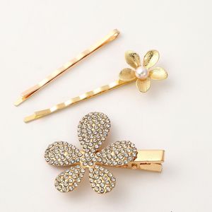Pince à cheveux fleurie en strass, alliage doré, avec perle, accessoire quotidien, fabriqué en Chine - Product Image 3