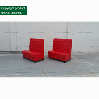 Ensemble de sièges de restaurant en cuir PU rouge avec table rectangulaire blanche pour bistro, restauration rapide, usage commercial