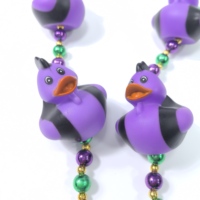 Collier de perles violettes, dorées et vertes pour carnaval, collier canard en caoutchouc violet, accessoires de carnaval et d'Halloween, pour lancer lors des défilés