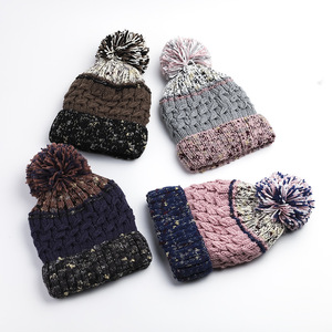 Vente en gros de bonnets d'hiver en <span class=keywords><strong>tricot</strong></span> jacquard de haute qualité bonnets à <span class=keywords><strong>pompon</strong></span> personnalisés en acrylique - Product Image 3