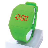 Jam Tangan Elektronik Persegi Plastik LED Populer untuk Pria Wanita Pasangan Jam Tangan Tampilan Digital Olahraga Modis Anak-anak Pelajar