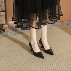 Zapatos de Tacón Bajo para Mujer, Modelo 9125A, Punta en Pico, Cuero Genuino, para Oficina y Trabajo - Product Image 4