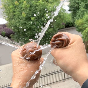 Divertente Pistola ad Acqua in TPR per l'Estate, Giocattolo Antistress Morbido e Schiacciabile per Scherzi e Divertimento - Product Image 3