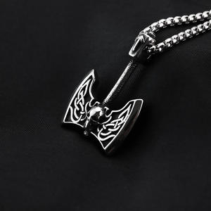 Collar con colgante de hacha vikinga de acero inoxidable para hombre, amuleto de estilo retro para ropa, regalo a juego - Product Image 4