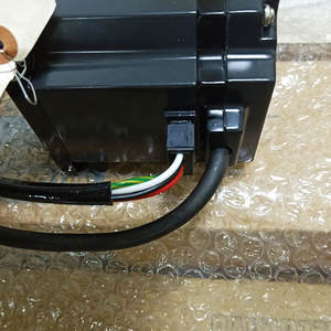 Pieza de Repuesto Industrial Original Nueva de Alta Calidad FANUC Mitsubishi HU-UFS43K, Servomotor AC - Product Image 1