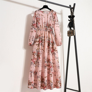 Robe longue d'été élégante en mousseline florale à manches longues pour femmes musulmanes, taille haute, ourlet à volants, coupe ample, grandes tailles, vente en gros - Product Image 4